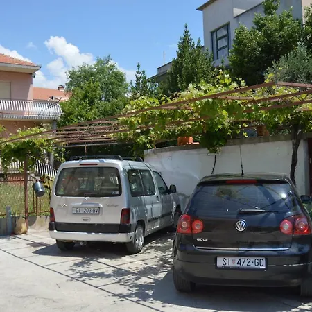 Apartment Latin 1
