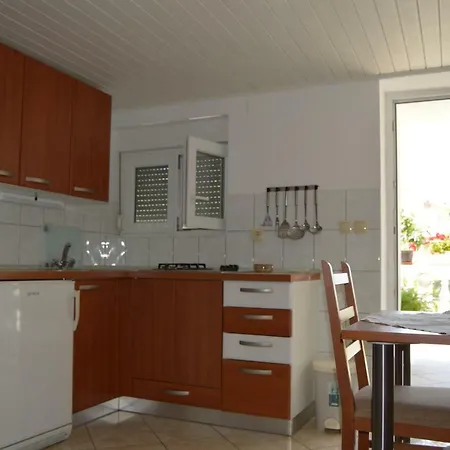 Apartment Latin 1 *