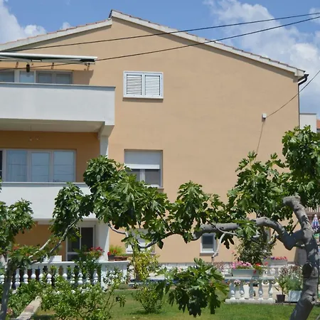 Apartment Latin 1